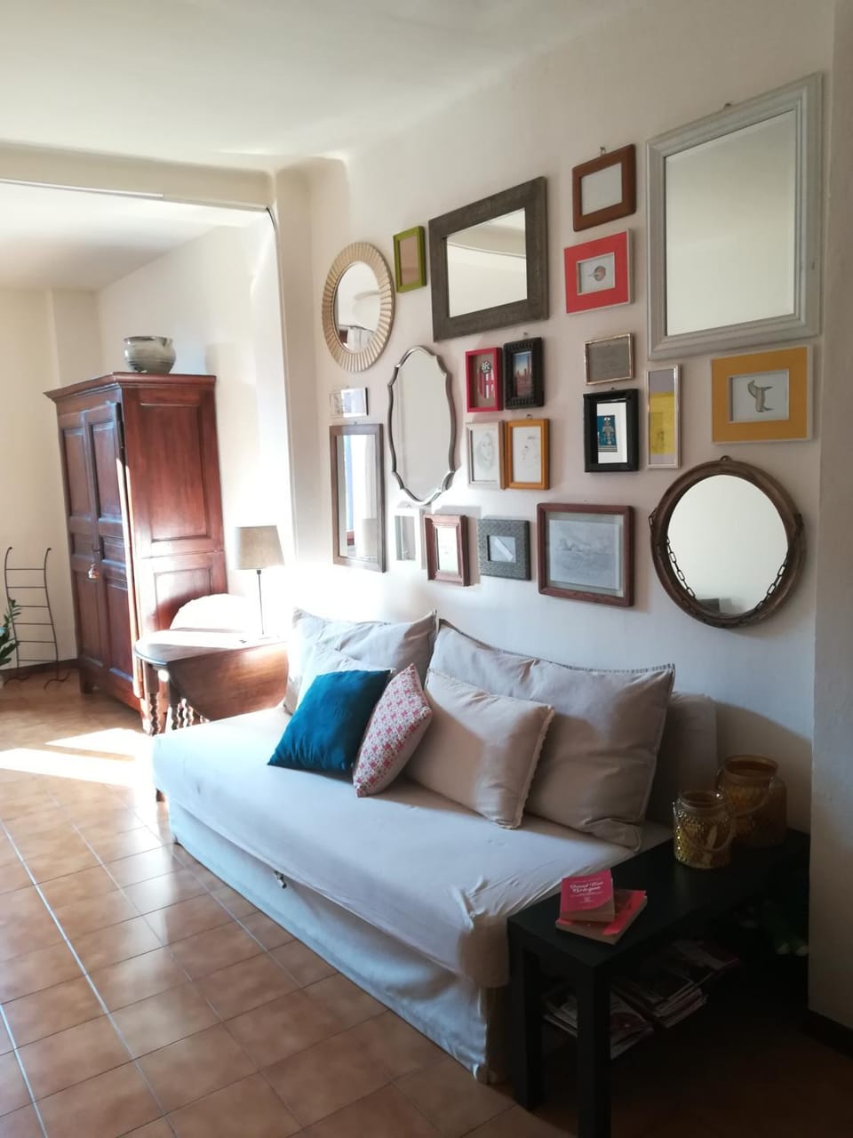 Communal lounge/ TV room, Living room, Decorative detail