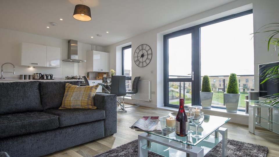 Tailored Stays - De Havilland House Apartment in Cambridge