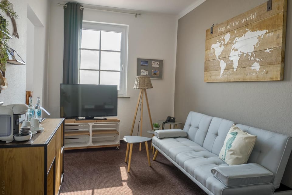 Living room, Photo of the whole room