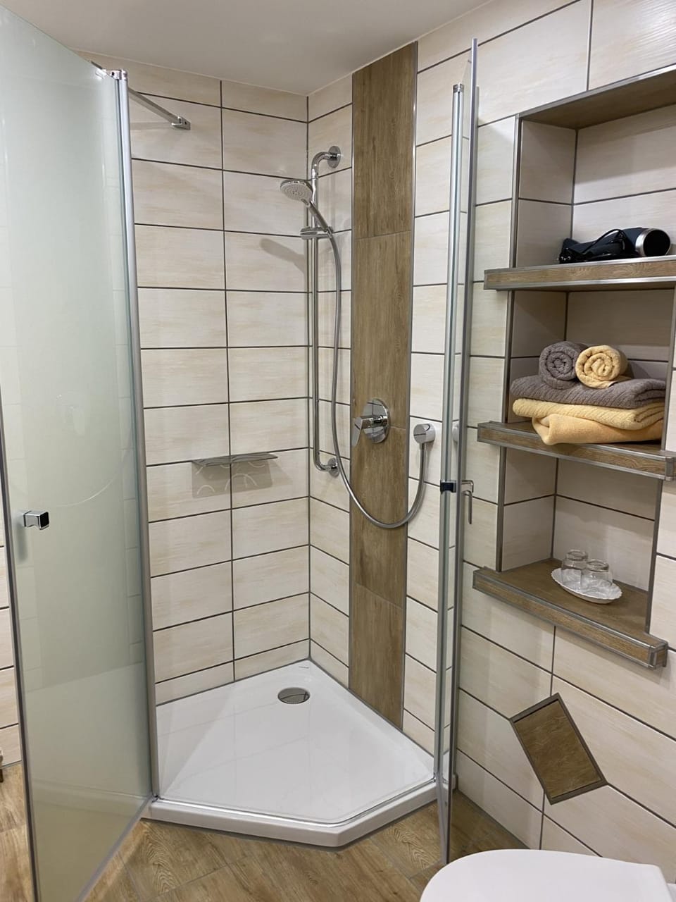 Shower, Bathroom, towels