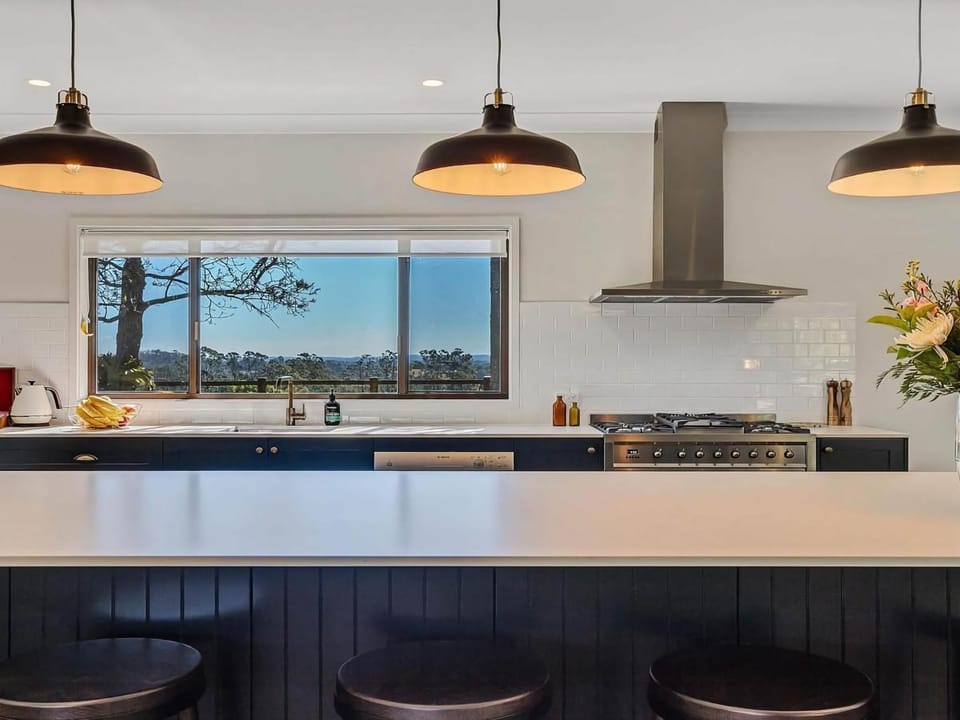 Kitchen or kitchenette, Lounge or bar