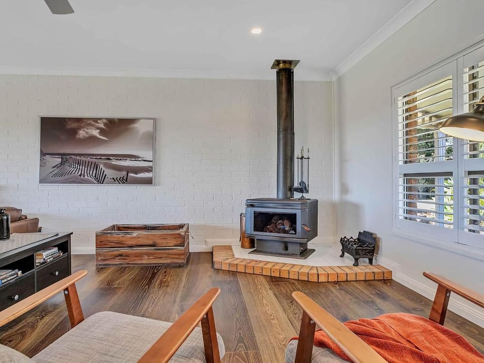 Seating area, flat iron