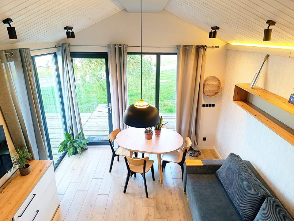 Activities, Balcony/Terrace, Diving, Evening entertainment, Guests, Pool view, Area and facilities, Swimming pool, Sports, Entertainment, children, children, young children, young children, older children, group of guests, Family, sunbed