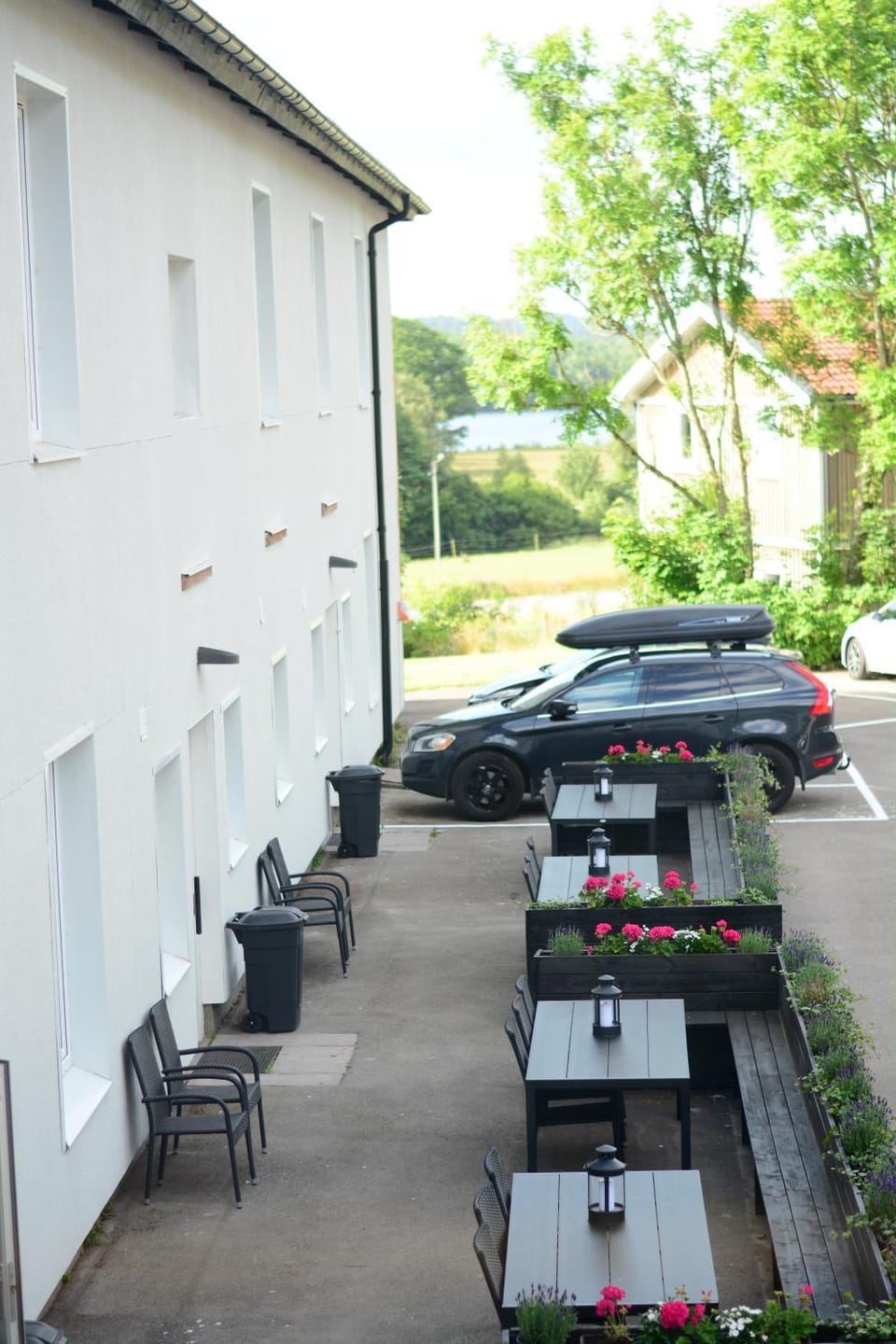 Summer, On site, Area and facilities