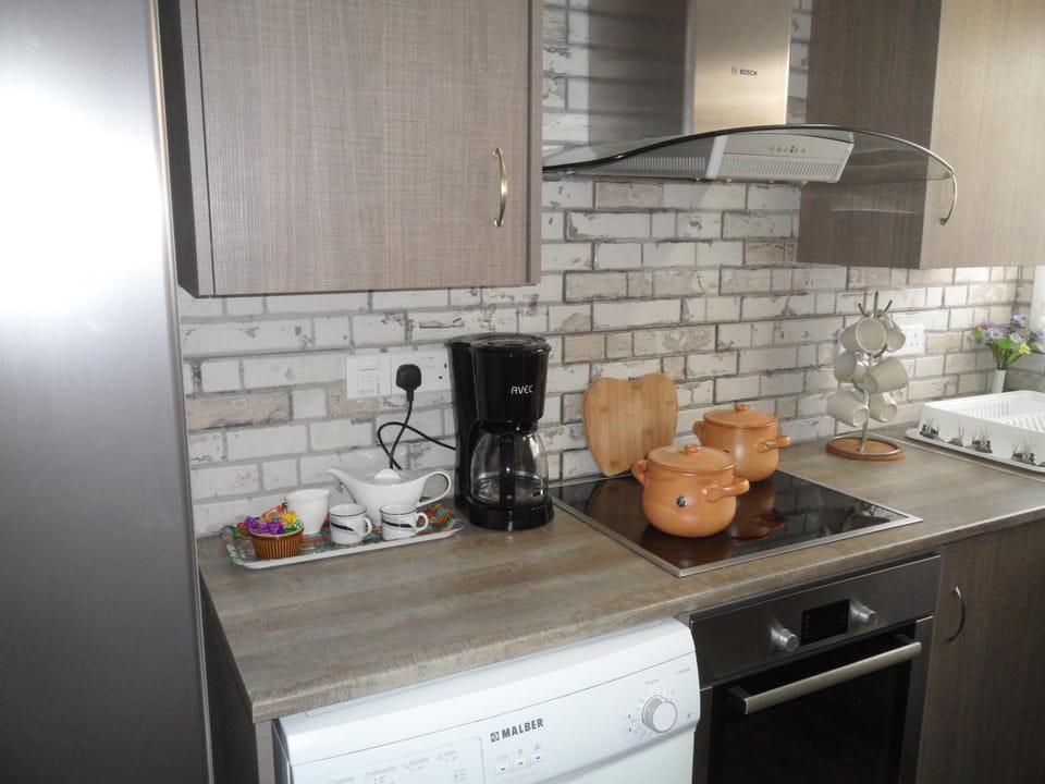 Coffee/tea facilities, Kitchen or kitchenette