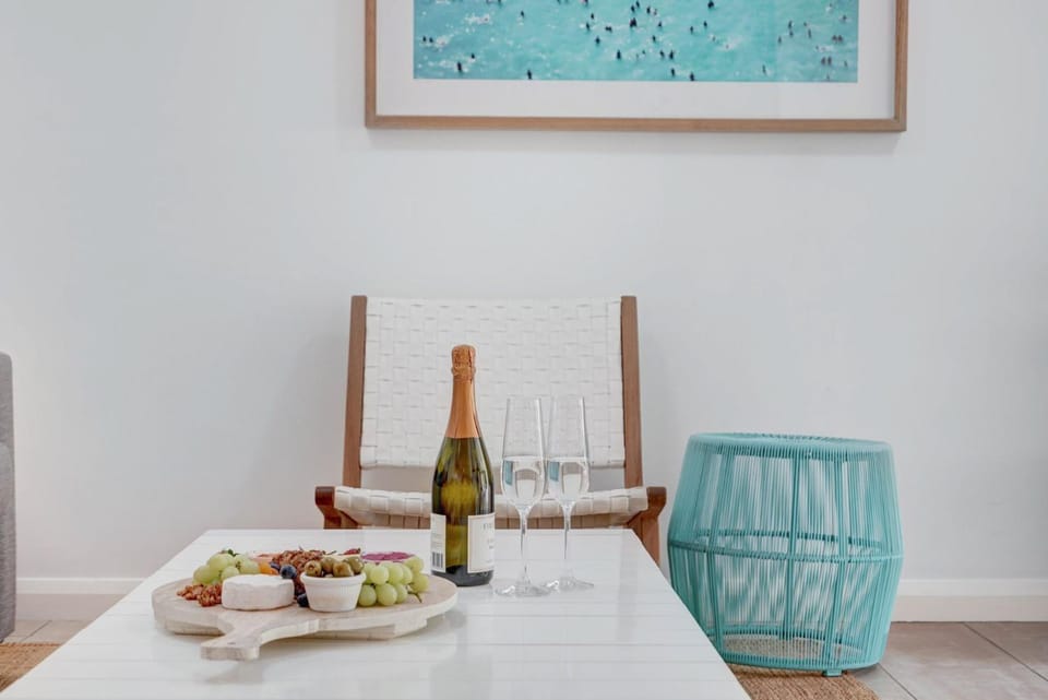 Food and drinks, Dining area, Food
