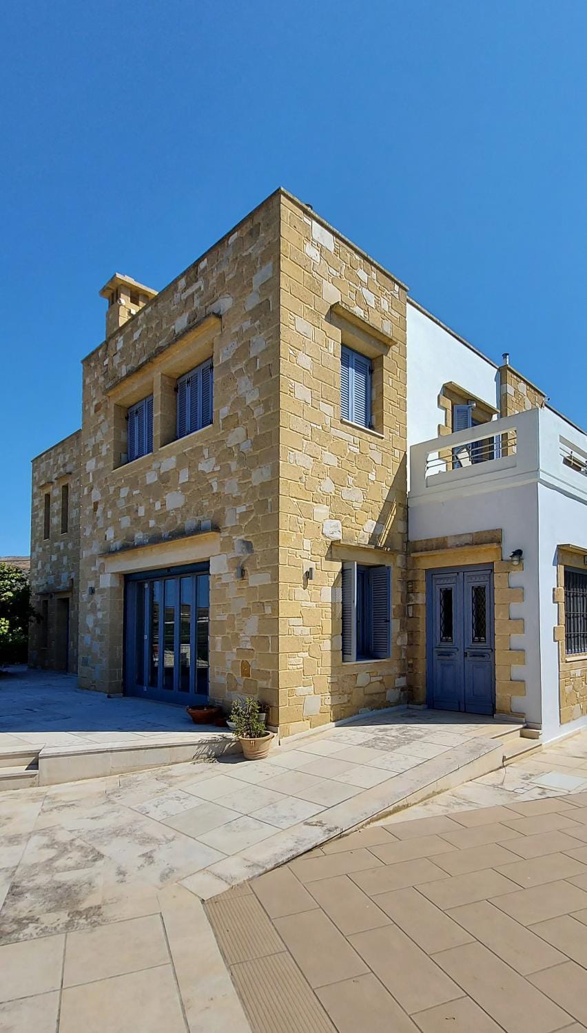 Property building, Facade/entrance