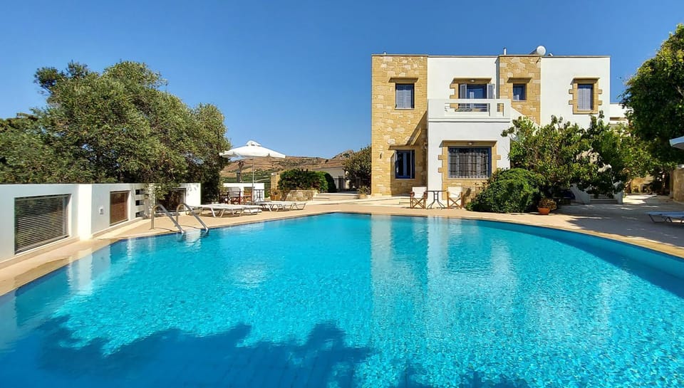 Property building, Facade/entrance, Swimming pool
