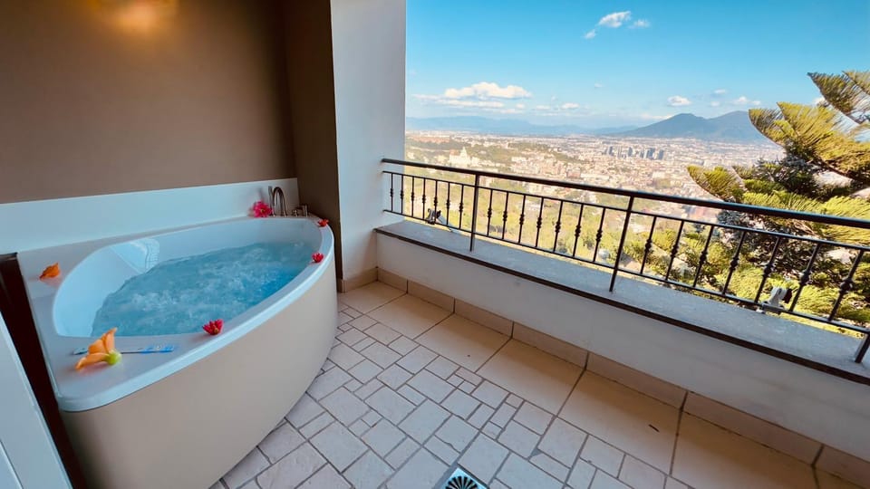 Hot Tub, Hot Tub