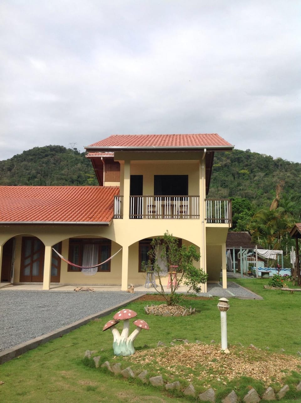 Property building, Facade/entrance, Garden, Garden view, Garden view