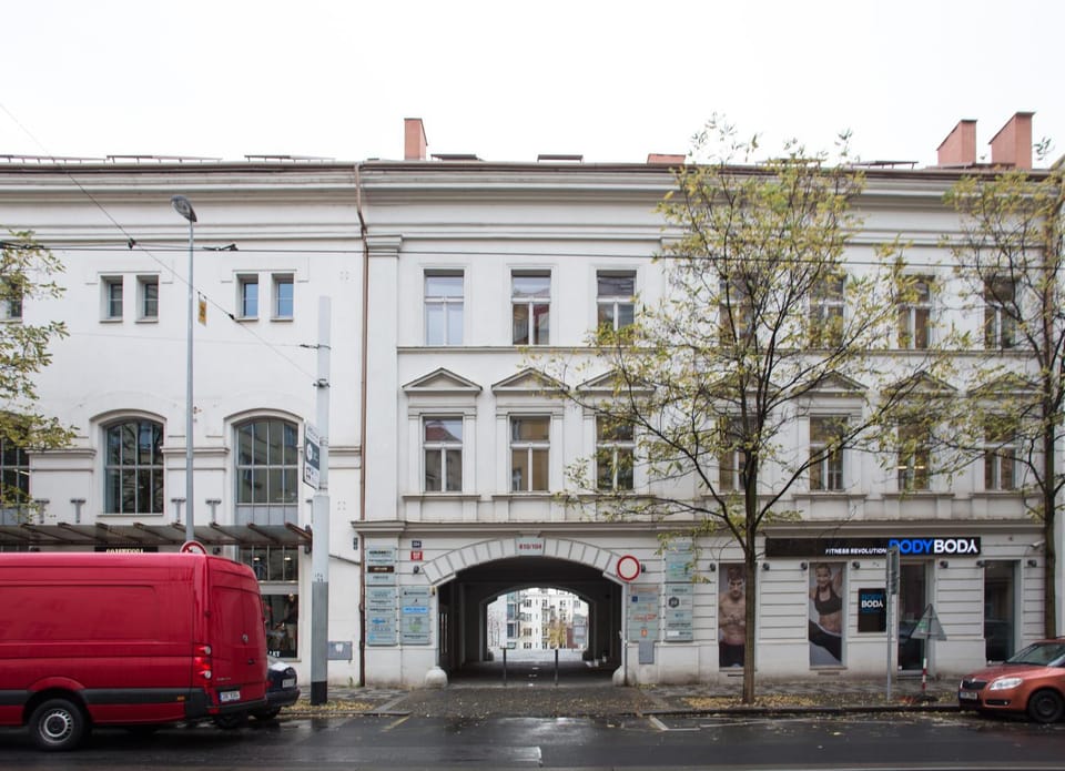 Facade/entrance
