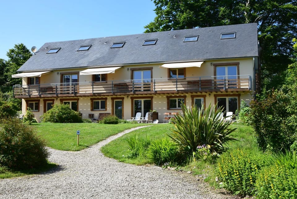 Property building, Day, Garden