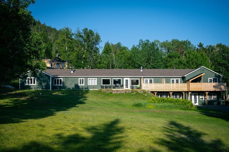 Property building, Day, Natural landscape, Garden, Garden view