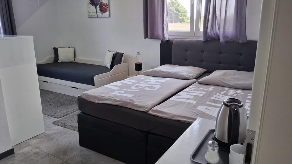 Ferienwohnung Berlin - Schönefeld Flughafen mit Küche Apartment in Brandenburg