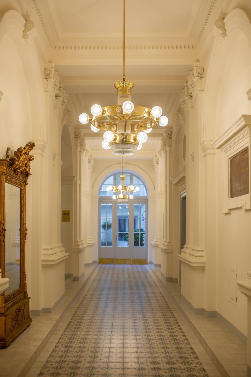 Facade/entrance
