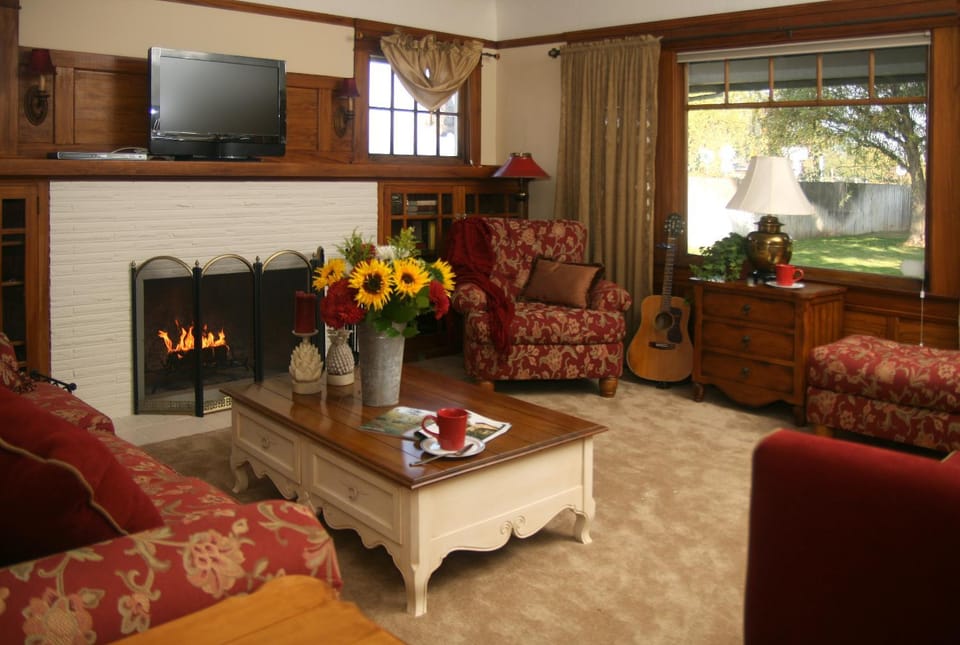TV and multimedia, Living room, Lobby or reception, Seating area