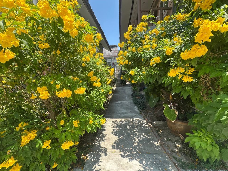 Lanta Garden Home Bed and Breakfast in Sala Dan