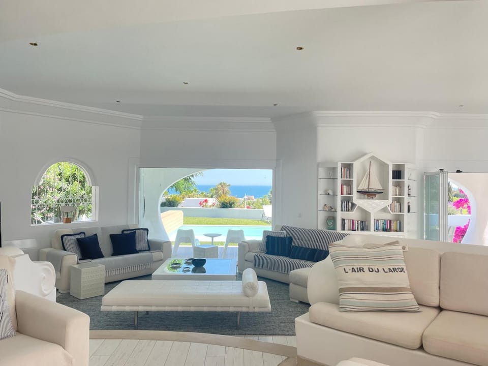 Living room, Pool view, Sea view