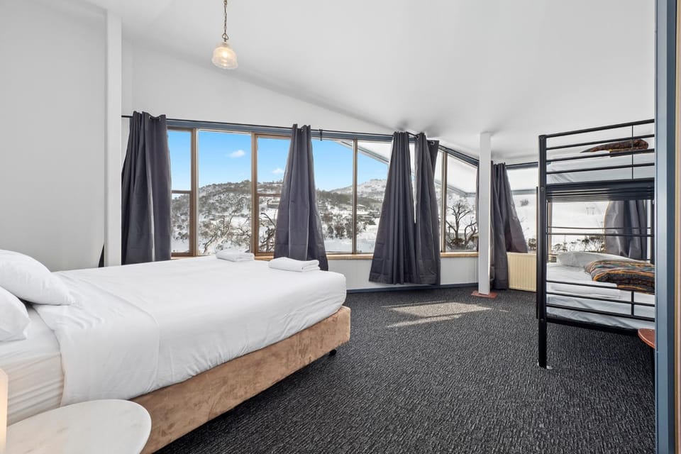 Snowy Gums Smiggins Hotel in Perisher Valley