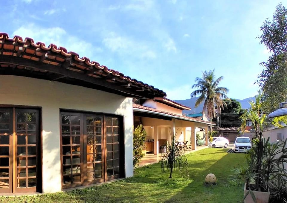 Property building, Patio, Spring, Garden, Garden view, Parking, pet friendly
