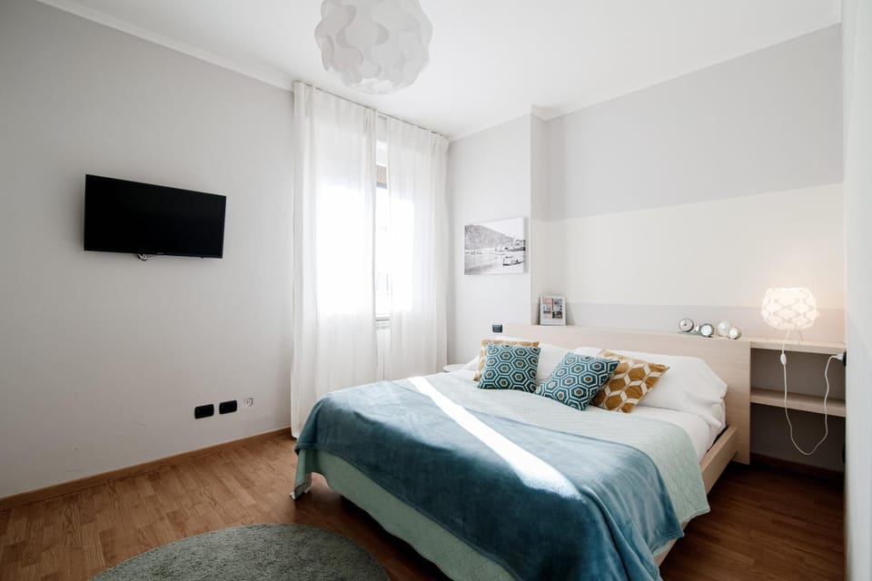 Domus - byMyHomeinComo Apartment in Como