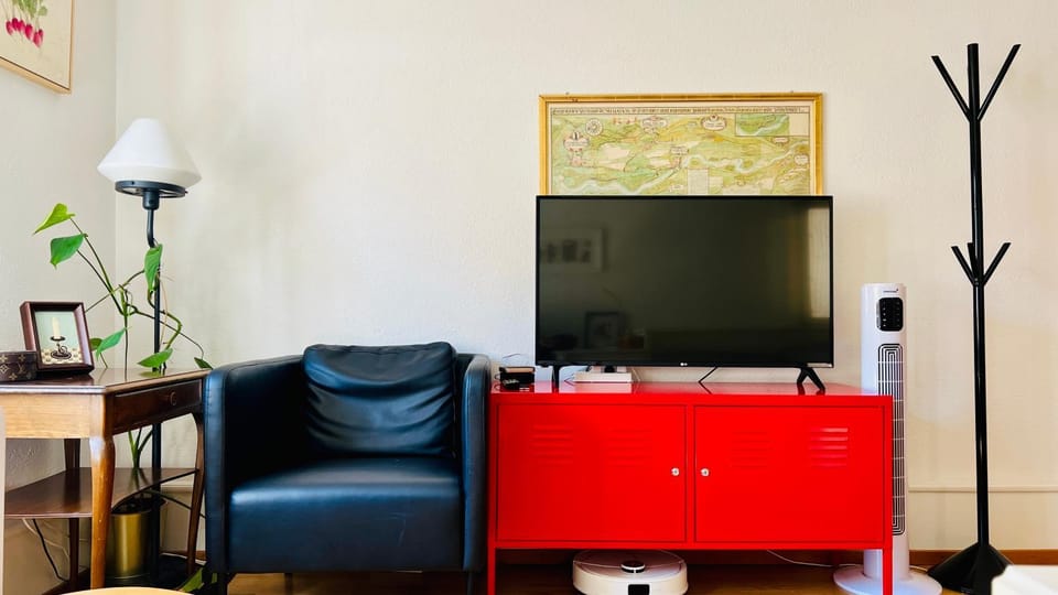 TV and multimedia, Living room, Seating area