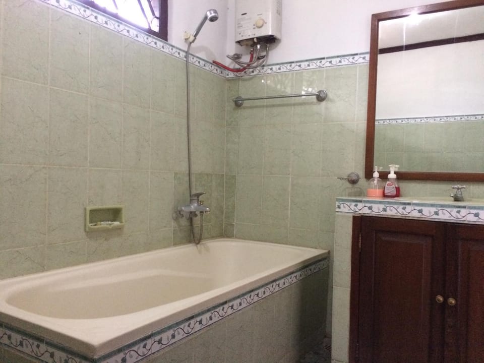 Bathroom, Photo of the whole room, On site