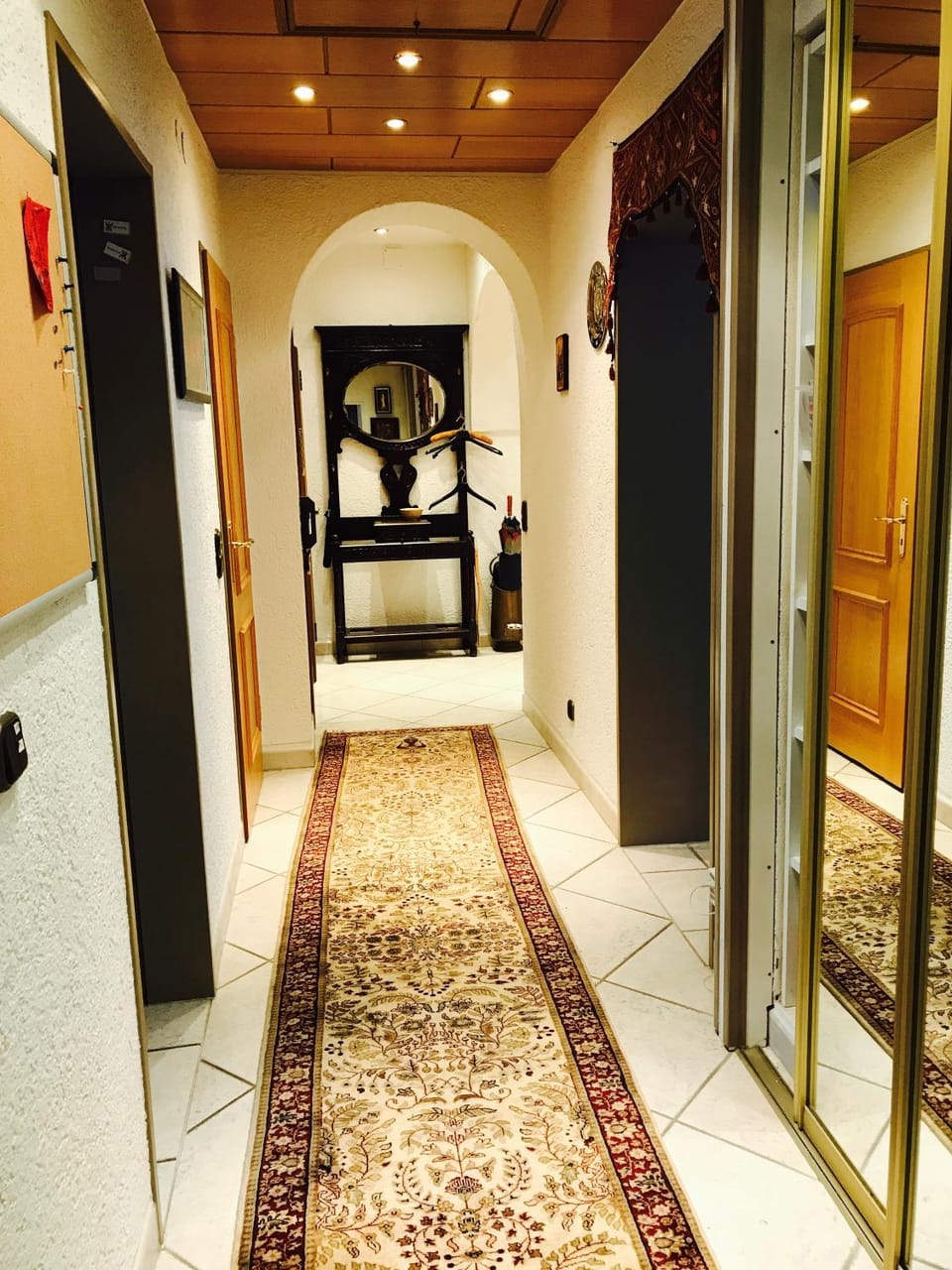 Facade/entrance, Photo of the whole room