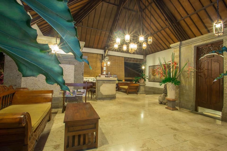 Toilet, Natural landscape, Bird's eye view, Garden, Garden, Lobby or reception, Decorative detail, Decorative detail, Seating area, Garden view, Garden view, Area and facilities