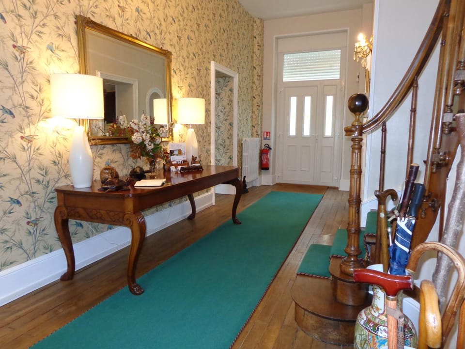Photo of the whole room, Internal: Not applicable to any particular room