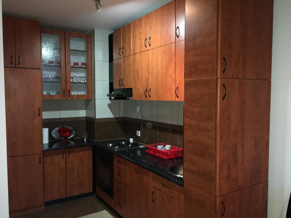 Restaurant/places to eat, Communal kitchen