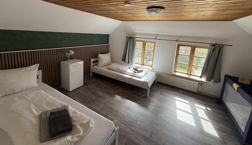 Bedroom, children