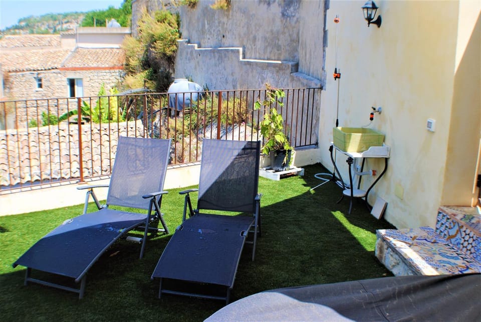 Hot Tub, Balcony/Terrace
