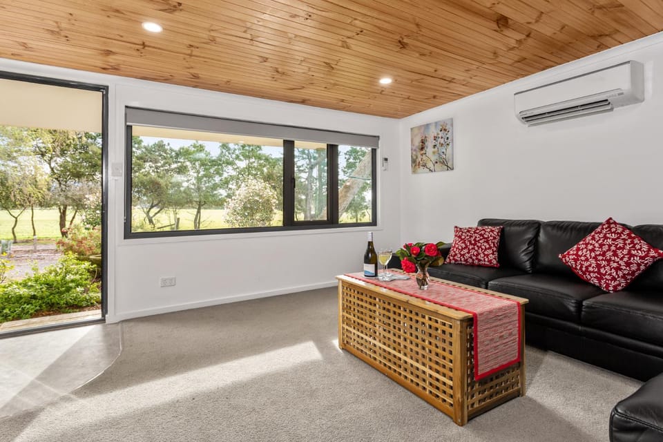 Karoola Cottage Self Contained Villa in Tasmania