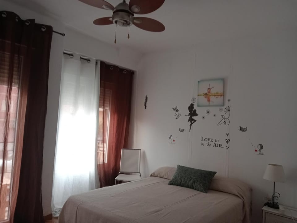 Photo of the whole room, Bedroom