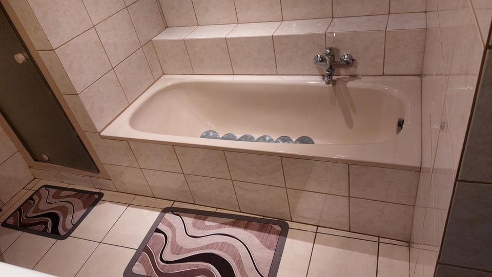Shower, Bath
