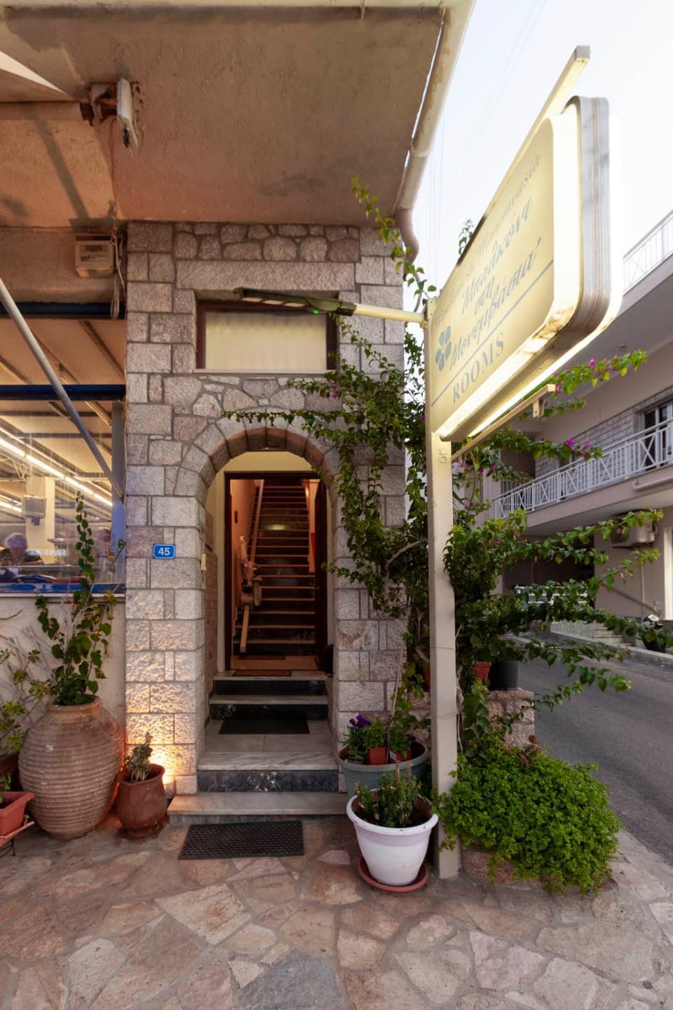 Property building, Facade/entrance
