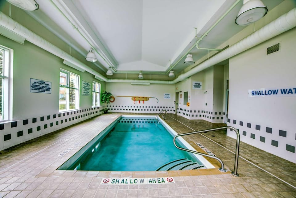 On site, Pool view, Swimming pool