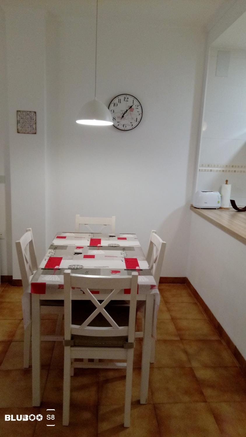 Dining area, Sea view, Street view