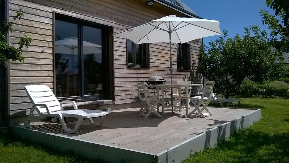 Property building, Patio, BBQ facilities, Garden