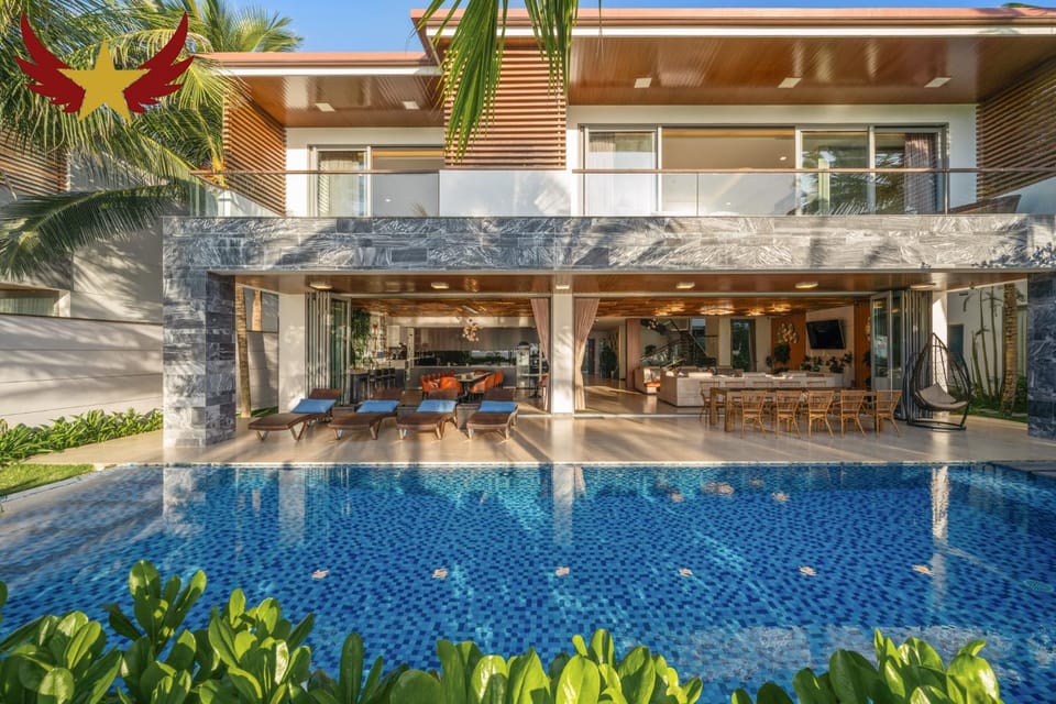 Property building, Pool view