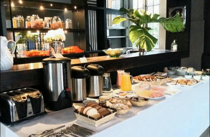 Breakfast, Buffet breakfast