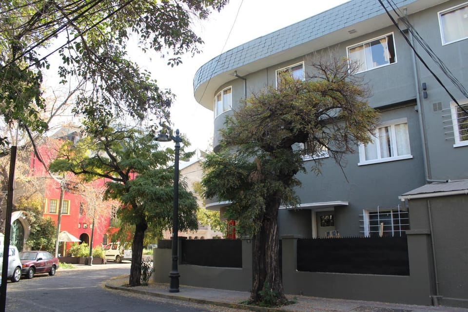 Property building, Neighbourhood, Location