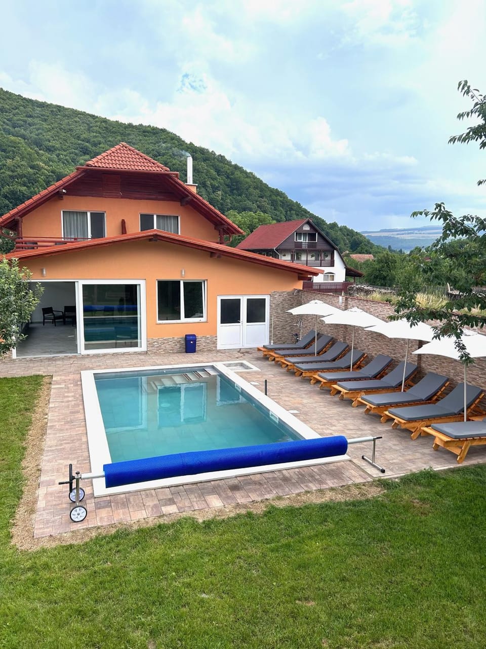 Swimming pool