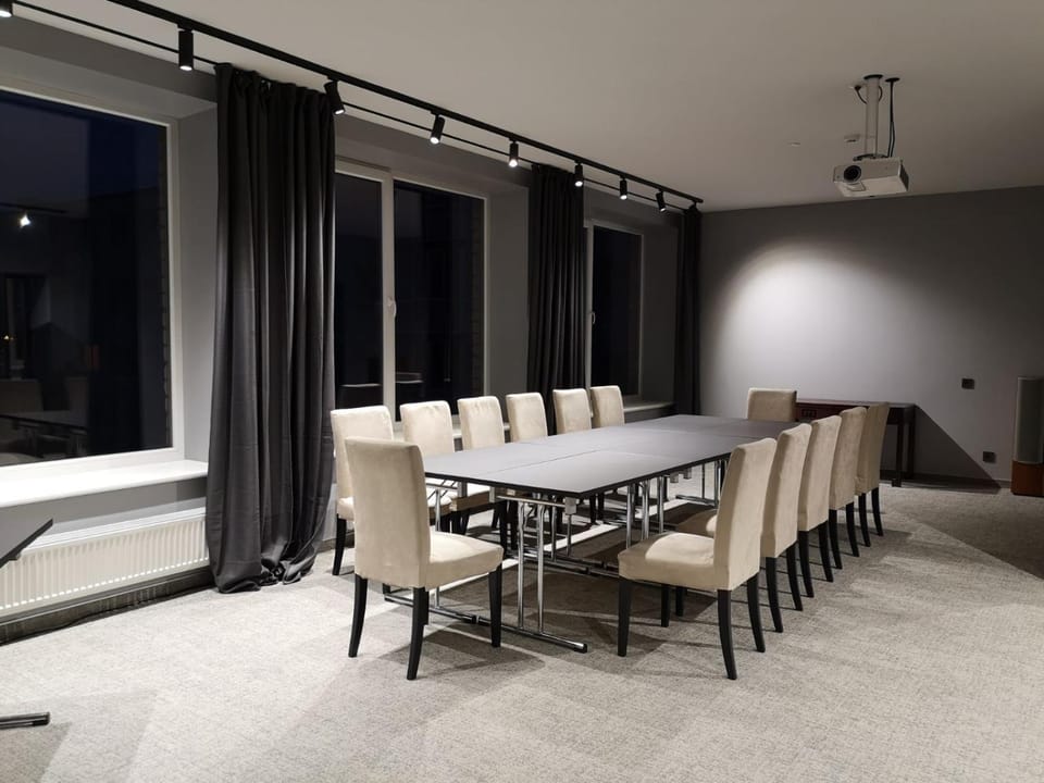 Meeting/conference room