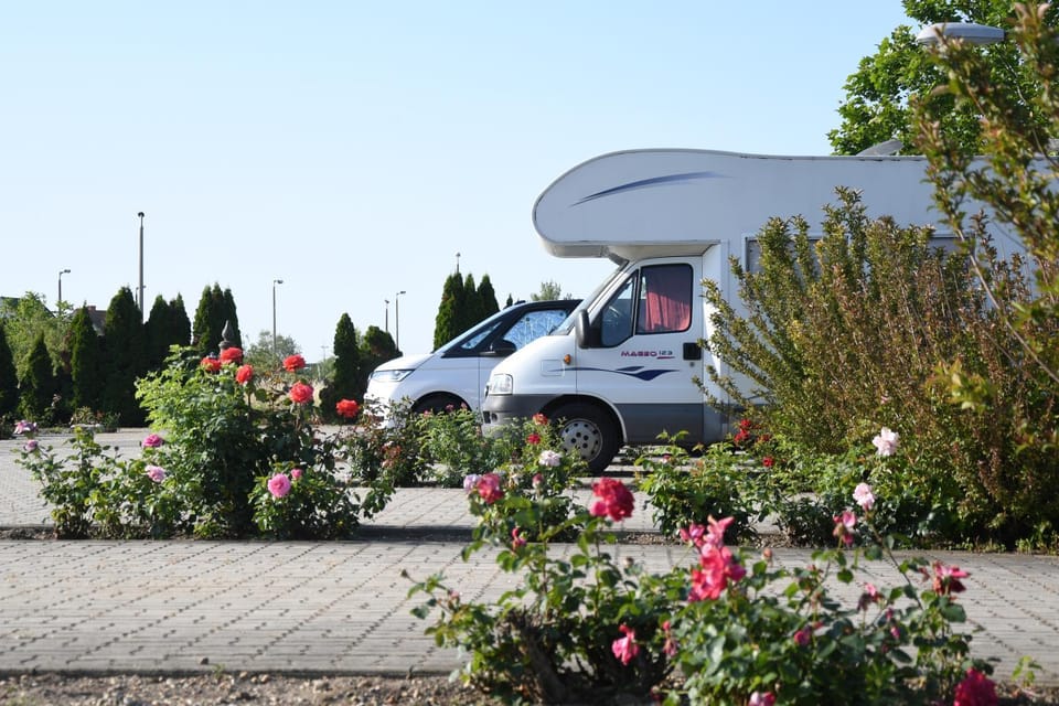 Hotel Rózsa Csárda Bungalow & Caravan Park Apartment in Slovakia