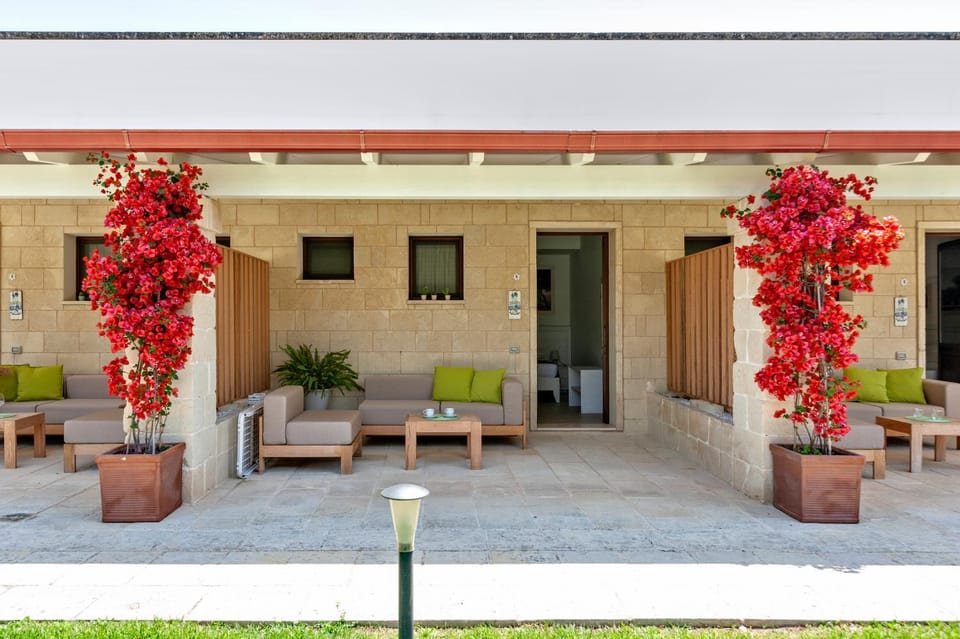 Patio, Facade/entrance