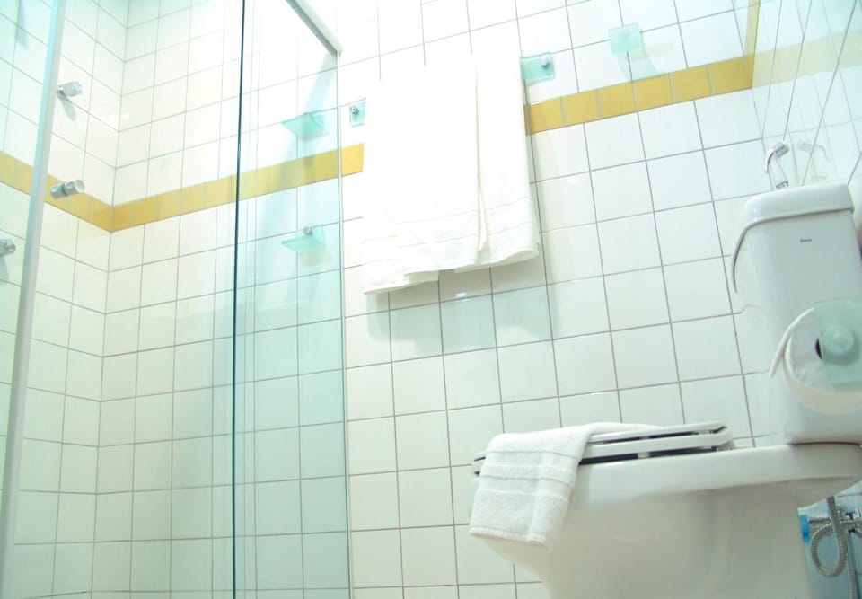 Shower, Bathroom, towels