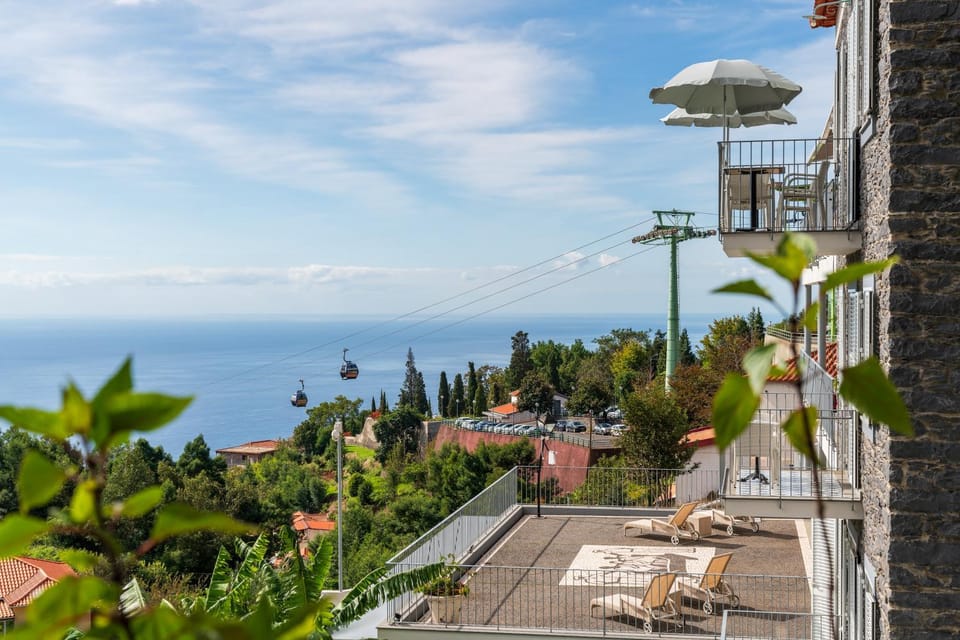 Property building, Day, Natural landscape, Balcony/Terrace, Sea view