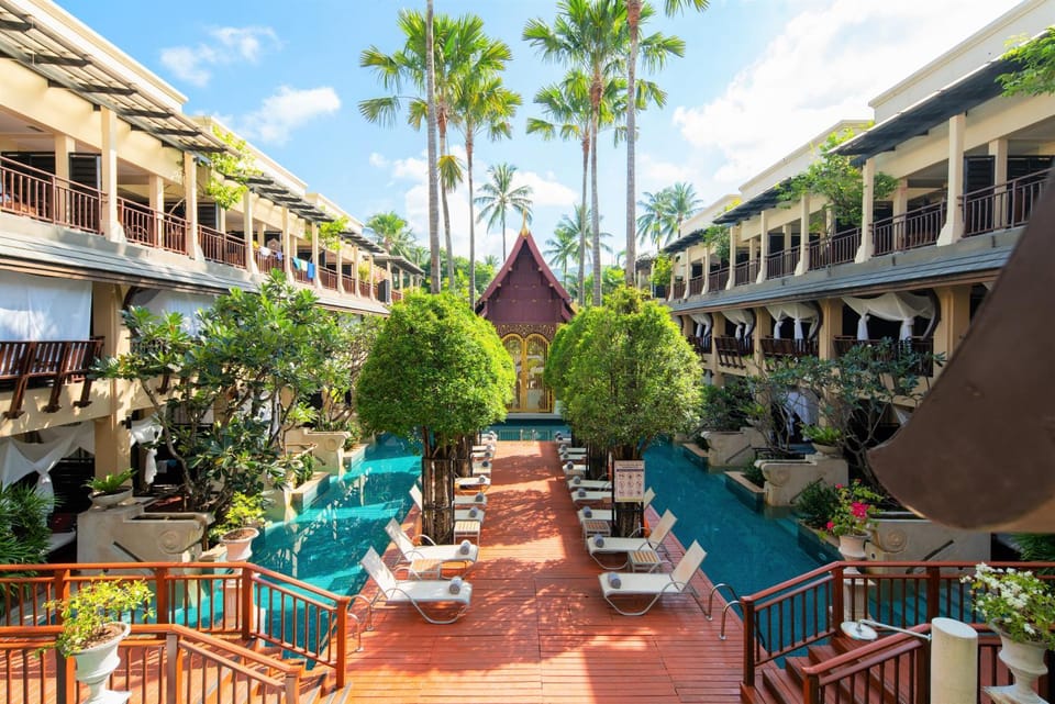Bird's eye view, Swimming pool